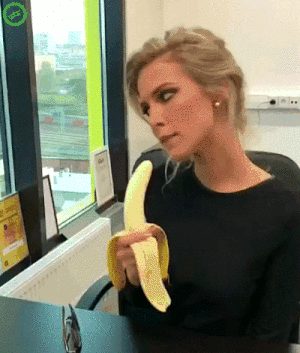 dumpert nl Dom wijf doet banaan eten