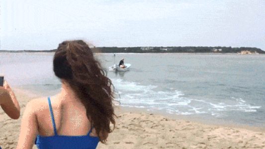 GIFs That Tell Totally Different Stories When Reversed