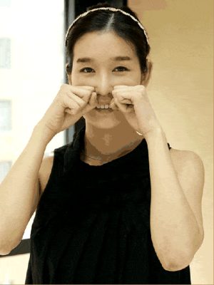 How to Give Yourself a Korean Beauty Facial Massage in GIFs